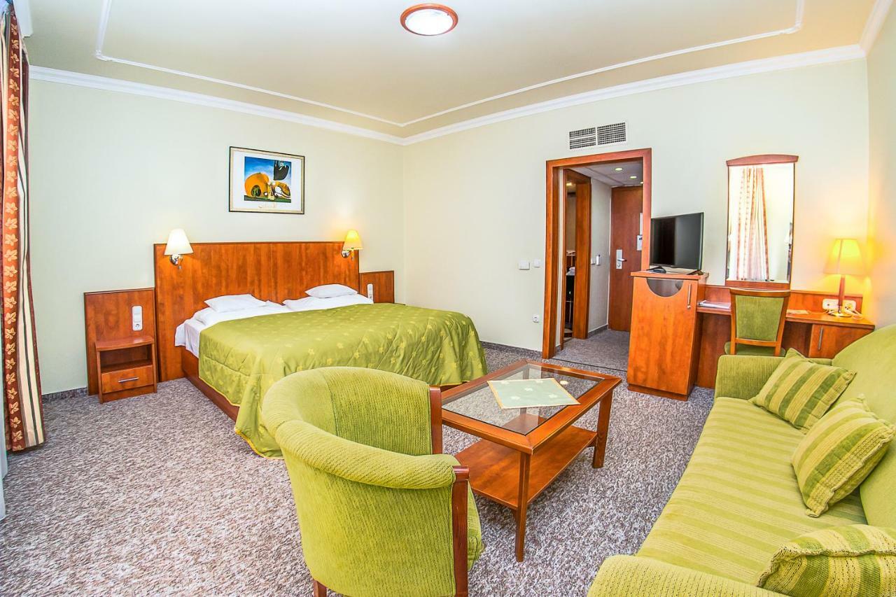 Hotel Silver Hajdúszoboszló Extérieur photo